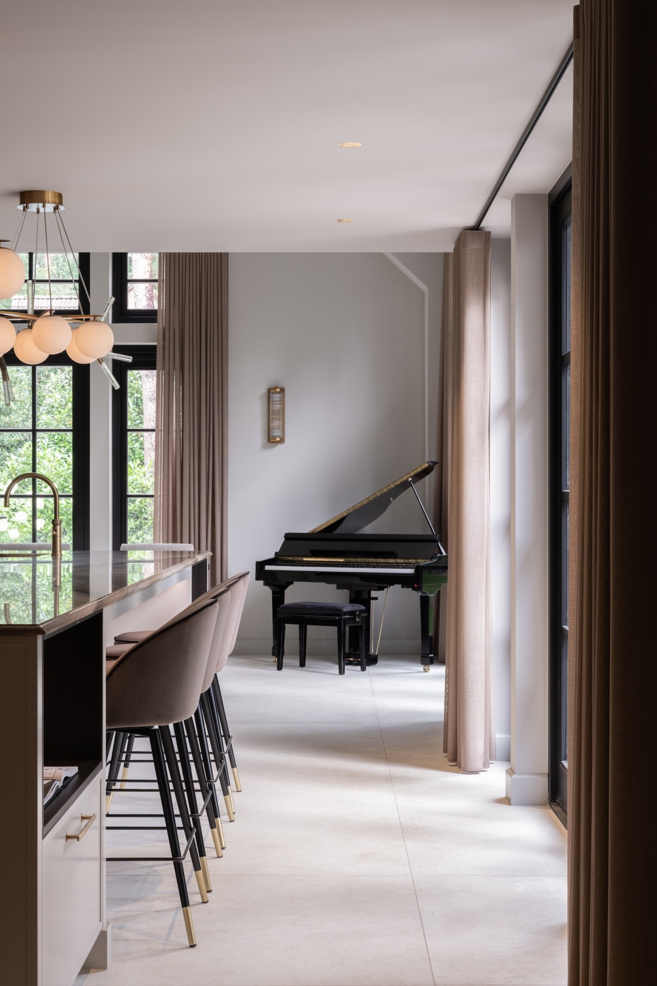Milligen witte designkeuken Witte designkeuken op maat door keukenbouwer